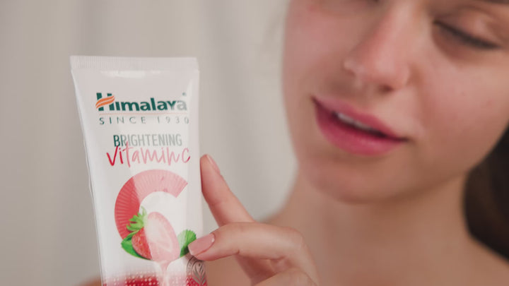 Brightening Vitamin C Strawberry Face Wash